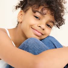 Zoey and I for @krnl_lf ❤️ Thank you KRNL for this incredible opportunity  🖤🖤 “Ariana Rodriguez: Homeless at 16 Crowned at 20” Writer: Laurel Swanz  Photographer: Elizabeth Hunter @bizalef Lifestyle Editor: Alexandria