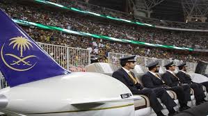 كأس خادم الحرمين الشريفين، البطولة الثانية من حيث الأهمية في كرة القدم السعودية بعد الدوري السعودي الممتاز، غالباً ما تعرف هذه المسابقة بـ(كأس الملك) كأس الملك بدأت عام 1957 واستمرت إلى عام 1990 ثم توقفت بسبب تغير اسم الدوري الممتاز إلى دوري كأس خادم الحرمين. Ø¬Ø±ÙŠØ¯Ø© Ø§Ù„Ø¨Ù„Ø§Ø¯ ØªØ¹Ø±Ù Ø¹Ù„Ù‰ Ø§Ù„Ø·Ø§Ø¦Ø±Ø© Ø§Ù„Ø£Ø±Ø¶ÙŠØ© ÙÙŠ Ù†Ù‡Ø§Ø¦ÙŠ ÙƒØ£Ø³ Ø§Ù„Ù…Ù„Ùƒ