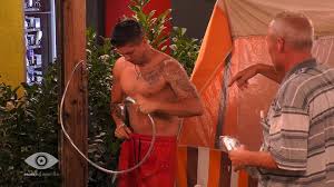 Er musste dort manchmal sterne sammeln. Promi Big Brother 2019 Joey Heindle Nackt Unter Der Dusche Der Dschungelkonig Scheut Kamerablicke Promi Big Brother Video