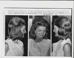Jackie Kennedy Hairstyle Archives Www Pinkpillbox Com Jackie Kennedy Jacqueline Kennedy Onassis Jacqueline Kennedy