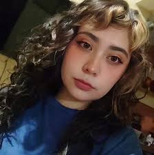 Entonces mi amiga me preguntó cuál era el capítulo ese donde Bakugo lleva a  Kirishima en su auto y este lo amenaza con ponerse super duro y arañar el  capó por algo