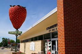 Hours, address, the big strawberry reviews: Discover The World S Largest Things In Iowa Olio In Iowa