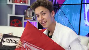 Juanpa can't leave his loved dog in the hands of the brutto monsters, jump out of the plane in your parachute and discover new worlds full. Juanpa Zurita On Working With Logan Paul Jerome Jarre Youtube
