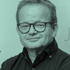 Het Oostblokgevoel van Oranjefans. 'Ik durf hier echt niet stiekem in de  struiken te plassen'