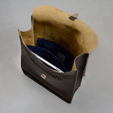 Sac beige et rouge en liège porté épaule ou croisémns171r 26x30x15cmsac en liège à l'esthétique clas. Sac A Dos En Cuir Pour Homme Arlo I Made In France