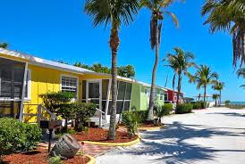 Vergleichen sie hotelpreise und finden sie den günstigsten preis für hotel tropical winds motel & cottages hotel für das reiseziel sanibel island. 6 Seaside Sanibel Island Cottages For Your Family Beach Vacation Travlinmad Slow Travel Blog