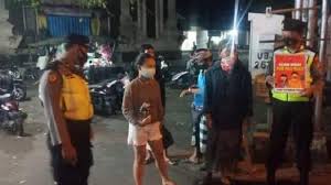 Absensi siswa harian dapat dipantau dalam fitur absensi. Https Bali Tribunnews Com 2021 07 19 Dampak Pandemi Jumlah Qurban Kambing Di Masjid Agung Al Ala Gianyar Menurun Https Cdn 2 Tstatic Net Bali Foto Bank Images Masjid Agung Al Ala Di Kabupaten Gianyar Bali Senin 19 Juli 2021 Jpg Masjid Agung Al