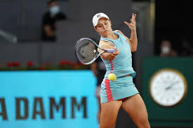 A permanent member of iga świątek's coaching team is sports psychologist daria abramowicz, who goes to świątek's tournaments alongside coach piotr sierzputowski. Mutua Madrid Open Ashleigh Barty And Iga Swiatek Take On Each Other For Qf Berth Portal4sport