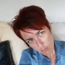 Bernadette Holman's Instagram, Twitter & Facebook