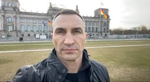 Alex Salini's Instagram, Twitter & Facebook