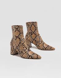 Botins De Tacao Com Padrao Animal Botins Botas E Sapatos