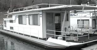 14 x 52 totally remodeled sumerset houseboat $62,500 dale hollow lake. A Sumerset Houseboat Steel Hull Repairs And Painting I M Interested In Buying A Steel Houseboat And Curious On Inner Hull Repairs House Boat Hull Hull Boat