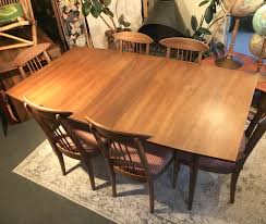 Many of north carolina's forests provided the original raw materials for the company's early bedroom, dining room and living room furniture. Broyhill Sculptra Walnut Dining Set Dunepad