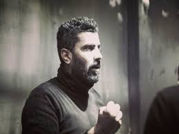 حرص الفنان محمد رمضان على اصطحاب نجله علي إلى موقع تصوير مسلسله الجديد الأسطورة، المقرر عرضه خلال الإعلام حول انتهاء تصوير العمل قبل حلول الشهر المبارك، كما يتابع المخرج محمد سامي عمليات المونتاج الخاصة بالحلقات الأولى لكي تكون جاهزة للعرض. ÙÙŠØ¯ÙŠÙˆ Ù…Ø®Ø±Ø¬ Ø§Ù„Ø¨Ø±Ù†Ø³ ÙŠØ³ØªØ¹ÙŠÙ† Ø¨Ø§Ù„Ø´Ø±Ø·Ø© Ø¨Ø¹Ø¯ ØªØ³Ø±ÙŠØ¨ Ù…Ø´Ù‡Ø¯ Ø§ Ù…Ù† Ø§Ù„Ù…Ø³ Ù…ØµØ±Ø§ÙˆÙ‰