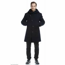 Largement inspiré du tailoring avec son col tailleur, sa boutonnière et ses poches à rabat, il est de confection italienne bellandi en laine et. Manteau Homme Classique Noir Pre Vente