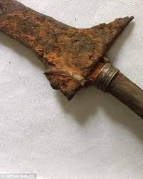It is the malay equivalent of king arthur's excalibur and was supposedly owned by the legendary malay warrior hang tuah. Anak Felda Keris Tahun 1700 Dijumpai Di Wales Adakah Facebook
