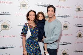 David schwimmer's daughter, cleo buckman schwimmer, is rocking a new quarantine haircut. How David Schwimmer Is Raising A Confident Daughter Simplemost