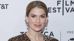 Jul 09, 2021 · hilaria baldwin, outed late last year as neither spanish nor interesting, has now doubled down on instagram, claiming that she — as walt whitman and bob dylan before her — contains multitudes. Nach Herkunfts Wirrwarr Hilaria Baldwin Verliert Ersten Werbepartner