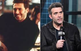 Vor 8 jahren lehrerin samantha cain erlitt einen vollständigen verlust des geena davis wurde für die bühne folter, halten den atem unter wasser beim baden. Todliche Weihnachten Das Machen Die Darsteller Heute