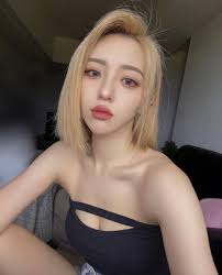 睡得好改善嘴巴歪斜，双手麻痹抬不起来| 今年52岁、来自古晋砂劳越的Madam Chin陈国兰女士， 原本身体就患有高血压和高胆固醇，  2018年更忽然中风，生活起居都變得十分辛苦！ 此后，Madam Chin的右手变得无力，也抬不起来， 还失去了味觉、嘴巴歪斜， 咀嚼吞咽也成问题  ...