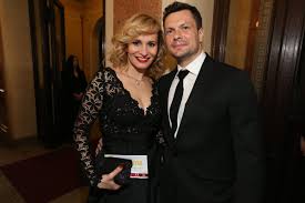 In 2002, she performed the title role in the famous czech musical, kleopatra, at prague's broadway theatre. Necekany Krok Absolonove Na Mizine Nejsme Ale Ahaonline Cz