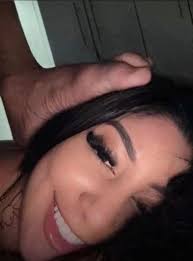 A cualquiera no se le hace la pose prohibida 😝 Envíaselo 😏