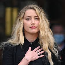 Amber heard and johnny depp met on the set of 2009's the rum diary. Johnny Depp Grosser Sieg Gegen Amber Heard Vor Gericht Gala De