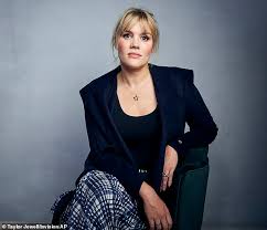 The 73rd annual dga awards, considered a strong indicator of directing. Emerald Fennell S Letting Her Dark Side Out With A Revenge Movie 247 News Around The World