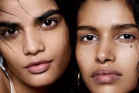 Oily skin and my cheeks look like they have a million tiny pin holes. How To Minimize Pores 12 Different Ways That Actually Work Teen Vogue