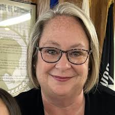 Valerie Lowery (@vtiplow)