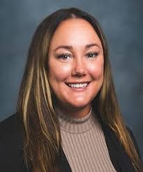 Leah Irish's Instagram, Twitter & Facebook