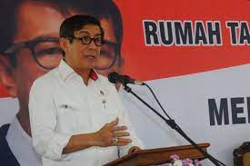 Sejak kuliah, yossana muda aktif di berbagai kegiatan. Makna Paskah Yasonna Kaum Muda Sebagai Agen Perubahan