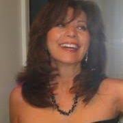 Claudia Hyde's Instagram, Twitter & Facebook