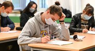 Immer wieder ploppen die meldungen in deiner timeline. Lockerung An Schulen Bei Maskenpflicht Im Freien Baden Wurttemberg De