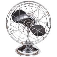 1930s Beaver Tail Chrome Table Top Fan Chrome And Bakelite Model 1400 Fresh Nd Aire Was Based In Chicago Il Antique Fans Vintage Fans Fan