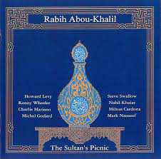 Blue camel empieza haciendo honor a su nombre con sahara, de manera pausada, rítmica y trayendo a la mente el constante balanceo de un camello atravesando el desierto en plena tormenta de arena. Musica En Espiral Rabih Abou Khalil The Sultan S Picnic 1994