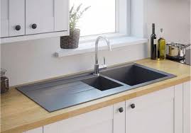 Evier De Cuisine Notre Selection De Modeles Pratiques Et Canons Elle Decoration En 2020 Evier Cuisine Cuisine Design Moderne Cuisine Moderne