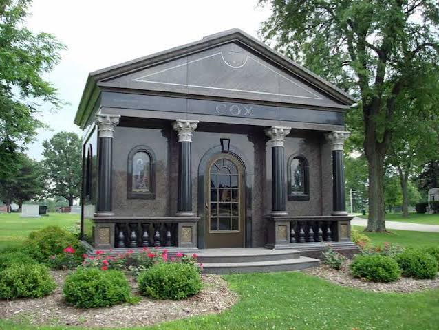 5 Reasons to Choose a Mausoleum