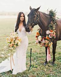 37 Pretty Wedding Hairstyles For Brides With Long Hair Weddinghairstyles Weddinghair Weddinghairide Bride Simple Wedding Hairstyles Wedding Hairstyles Bride
