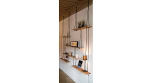 En moins de quelques heures, un bricoleur ou une bricoleuse amateur peut facilement fabriquer cette étagère murale, jolie et pratique, quelle que soit la pièce de la maison où elle sera installée. Rangement Diy 15 Etageres Deco A Fabriquer Soi Meme