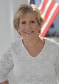 Debbie Tichenor's Instagram, Twitter & Facebook