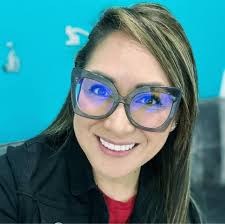 Victoria Fuentes updated her profile picture.