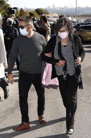 Miguel bosé aprovechó además para reiterar que su madre, lucía bosé, no fue víctima del coronavirus. Miguel Bose Se Escabulle Frente A Nacho Palau En El Juicio Por La Custodia De Sus Hijos