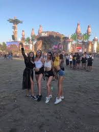 La création d'un site web est une étape très importante pour une entreprise qui démarre ou qui est en pleine croissance. Festival Festival Festival Outfit Balaton