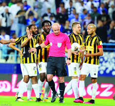 شهدت مباراة فريقا الاتحاد والهلال أعلى حضور جماهيري هذا الموسم في دوري زين للمحترفين, وذلك في اللقاء الذي أقيم بينهما مساء الاحد على ملعب الملك عبدالعزيز بمكة المكرمة والذي انتهى بتفوق. Ø§Ù„Ù…Ø­Ù„Ù„ Ø§Ù„ØªØ­ÙƒÙŠÙ…ÙŠ Ø¥Ù„ØºØ§Ø¡ Ø§Ù„Ù‡Ø¯Ù ÙˆØ±ÙƒÙ„Ø© Ø§Ù„Ø¬Ø²Ø§Ø¡ Ù‚Ø±Ø§Ø±Ø§Ù† ØµØ­ÙŠØ­Ø§Ù† ØµØ­ÙŠÙØ© Ø§Ù„Ø±ÙŠØ§Ø¶ÙŠØ©
