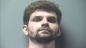 Pick axe-wielding man arrested in Ottumwa following police chase