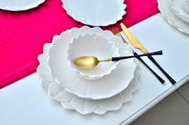 6 kişilik 24 parça yemek takımı. 24 Parca 6 Kisilik Papatya Porselen Yemek Takimi