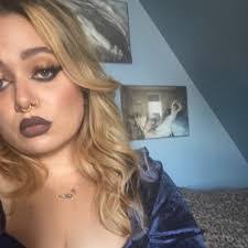 Nina Goodman's Instagram, Twitter & Facebook