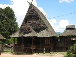 Rumah adat batak adalah salah satu bukti kekayaan budaya dan peninggalan sejarah di indonesia, tepatnya di provinsi sumatera utara. 7 Gambar Rumah Adat Sumatera Utara Serta Keunikan Dan Ciri Khasnya