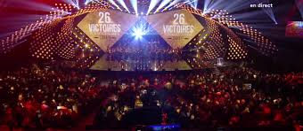 Cette catégorie à dimension populaire a pour but de fédérer le plus grand nombre et endiguer la chute des audiences de cette émission jugée souvent ennuyeuse. Exclusif Le Cout Des Victoires De La Musique